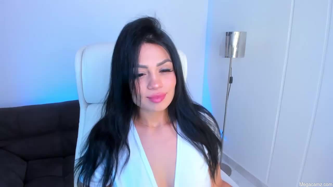 Dominique_21x