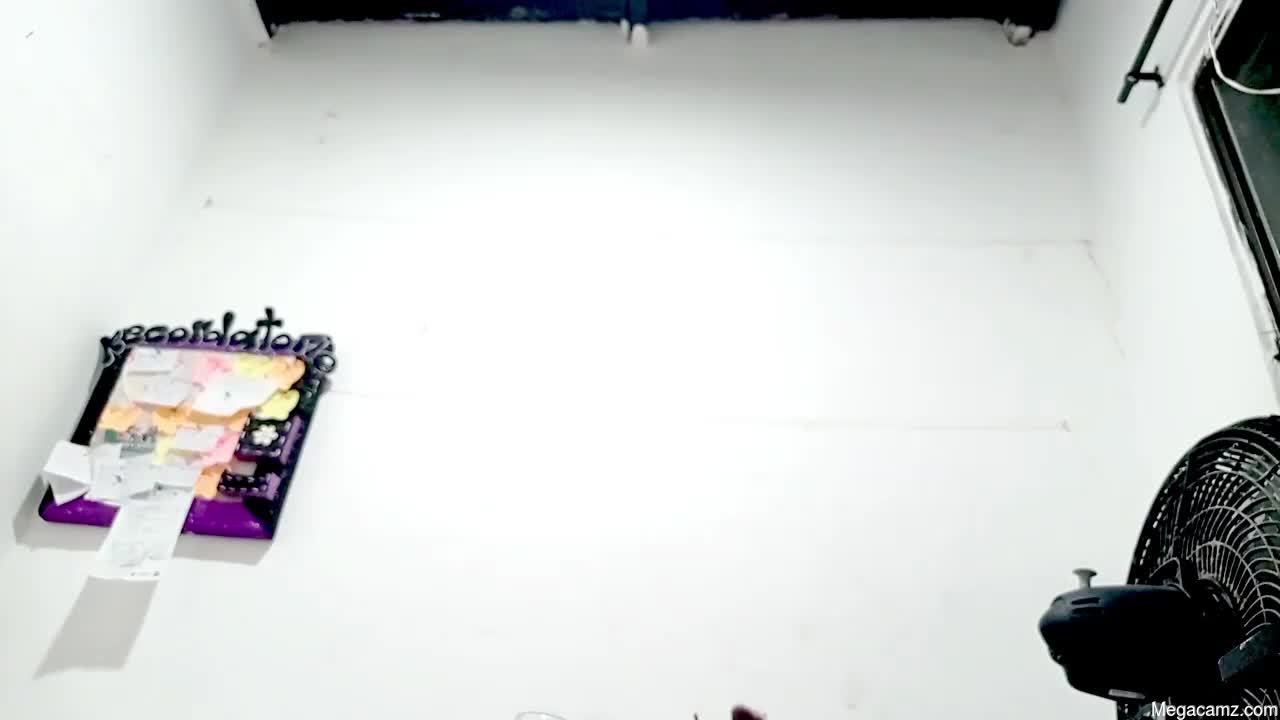 Petiteivoryqueen