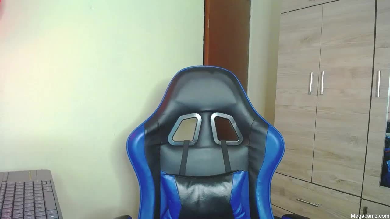Megan_sr03