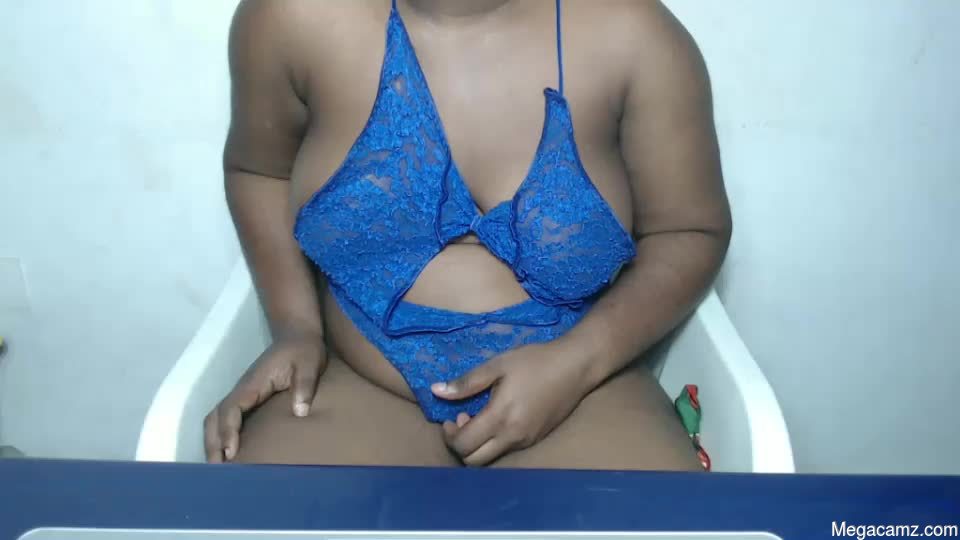 Hottyjuzzi4