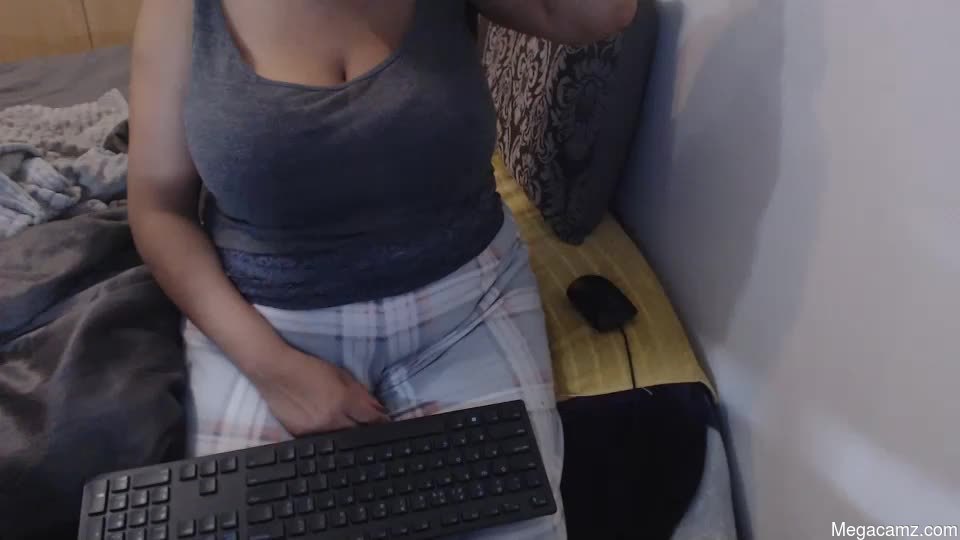 Xxxbustybabe27x