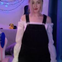 Nicolette_green