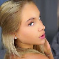 Lipswithsmileonthem