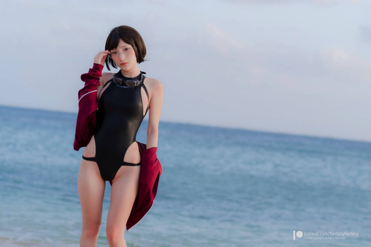 Fantasy-Factory-Black-Swimsuit-003.jpg