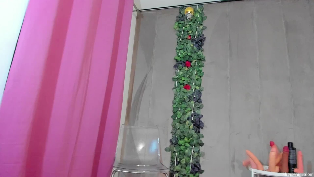 Azaleeax