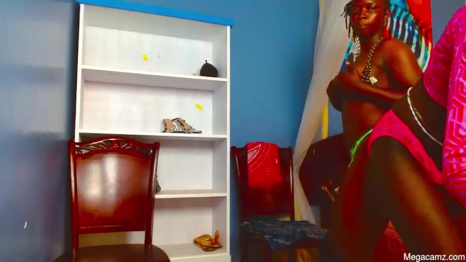 Queen_zoe01