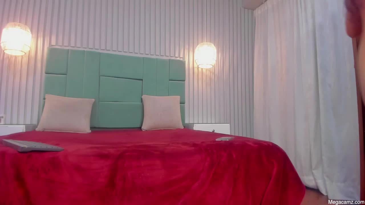 Canela_bigtits