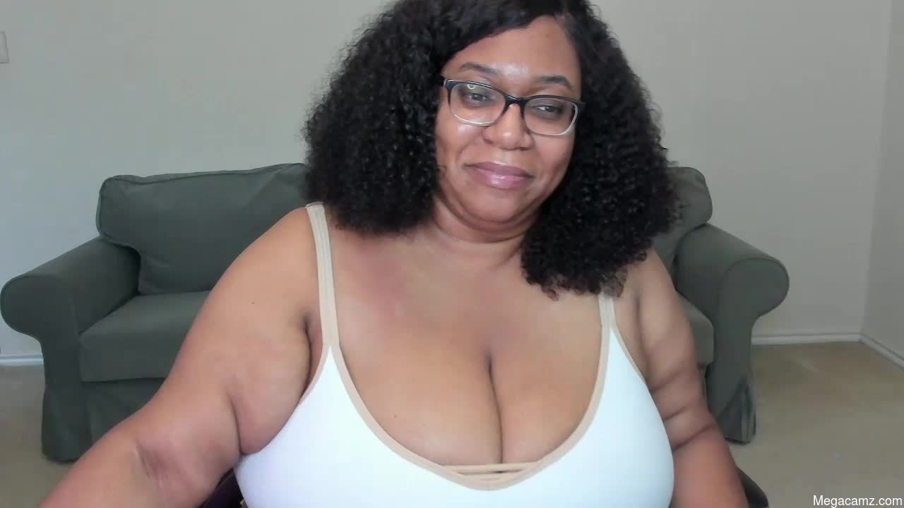 Josie_kiss